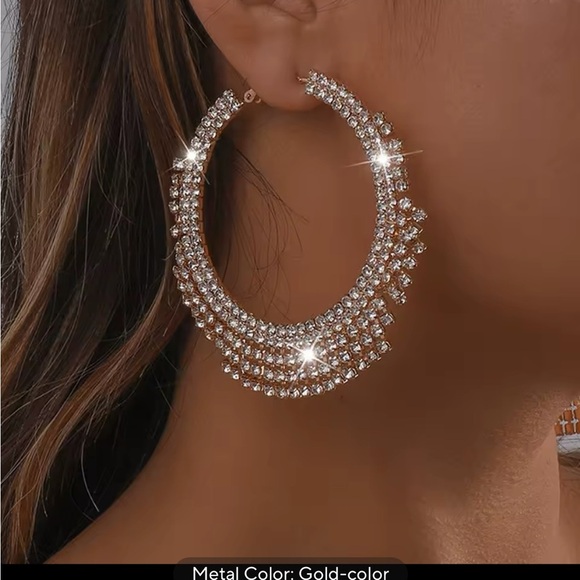 Radiant Gold Teardrop Earrings with Intricate Detailing - Picture 1 of 3